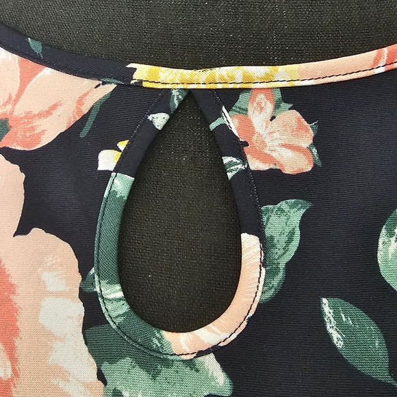 Croft and Barrow Floral Blouse - Picture 3 of 4